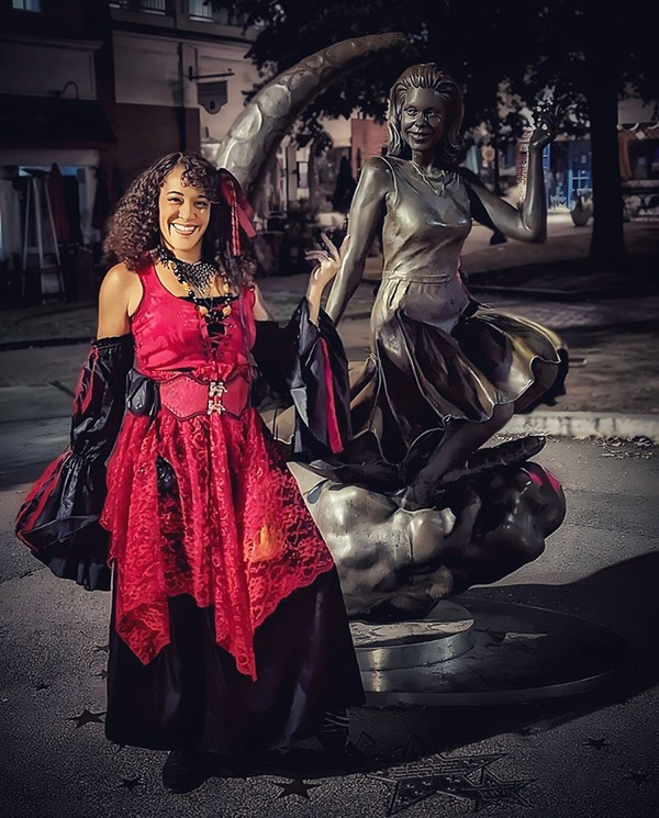 Rydia with
                              Elizabeth Montgomery Statue in Salem